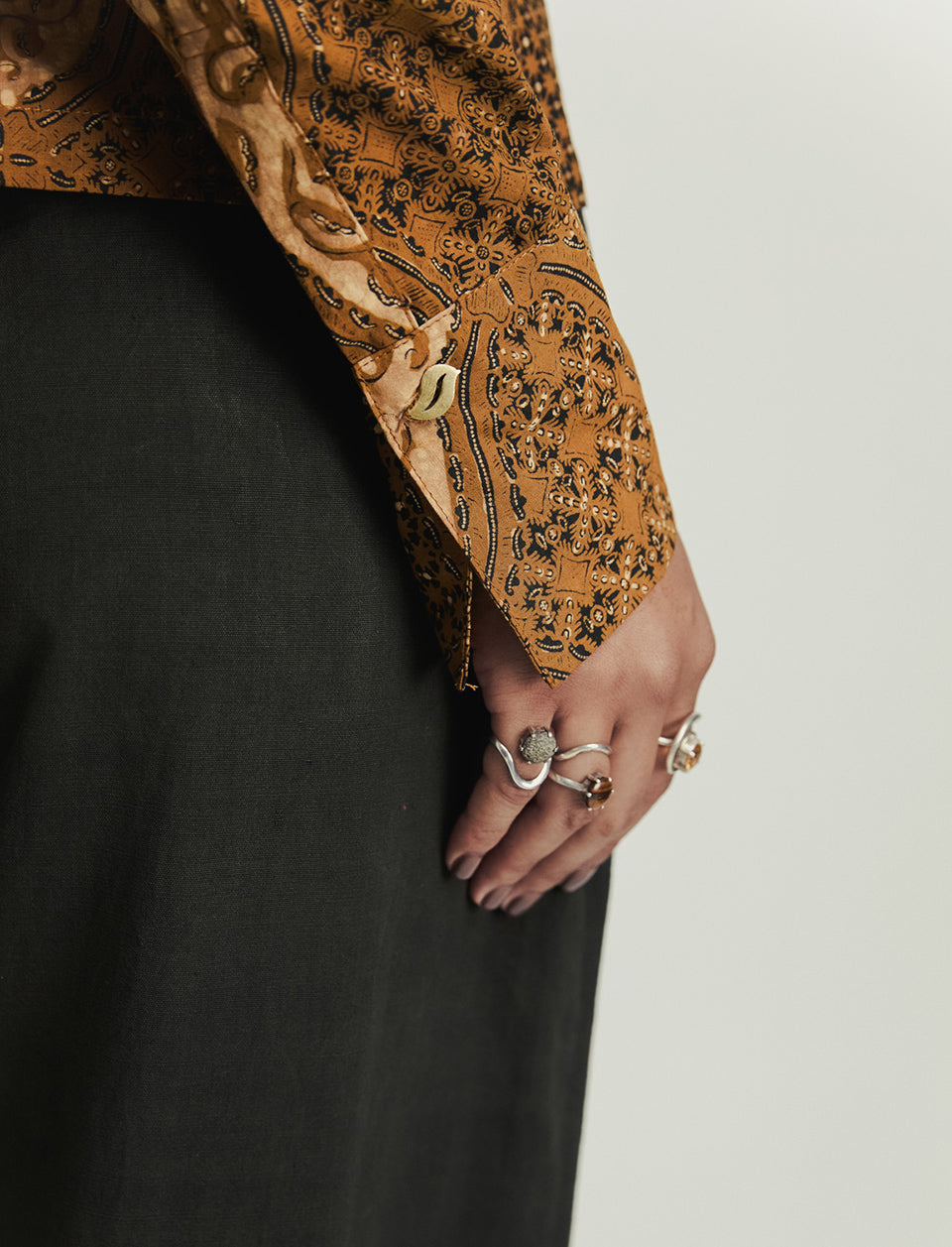 DEWI BATIK SOGAN KEBA-SHIRT
