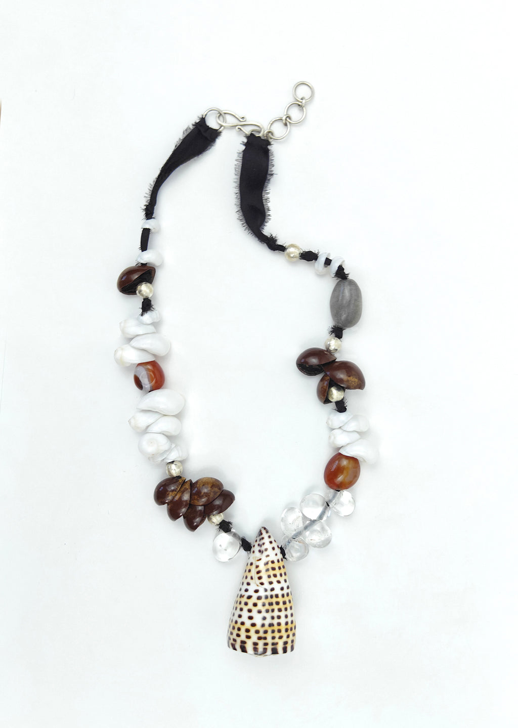 ASSORTED SCULPTURAL SHELL JEWELRY SET