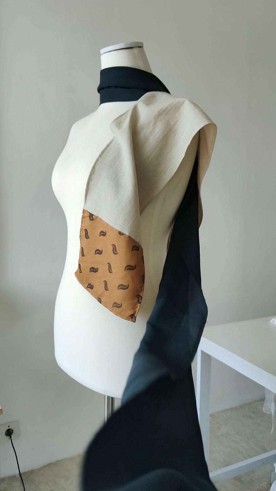 TARI SCARF URBAN