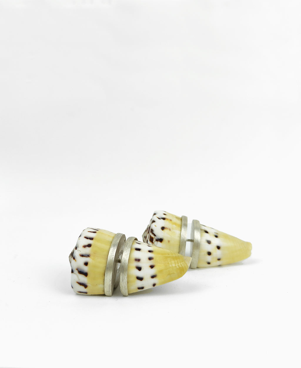 SHELL SUBENG EARRINGS