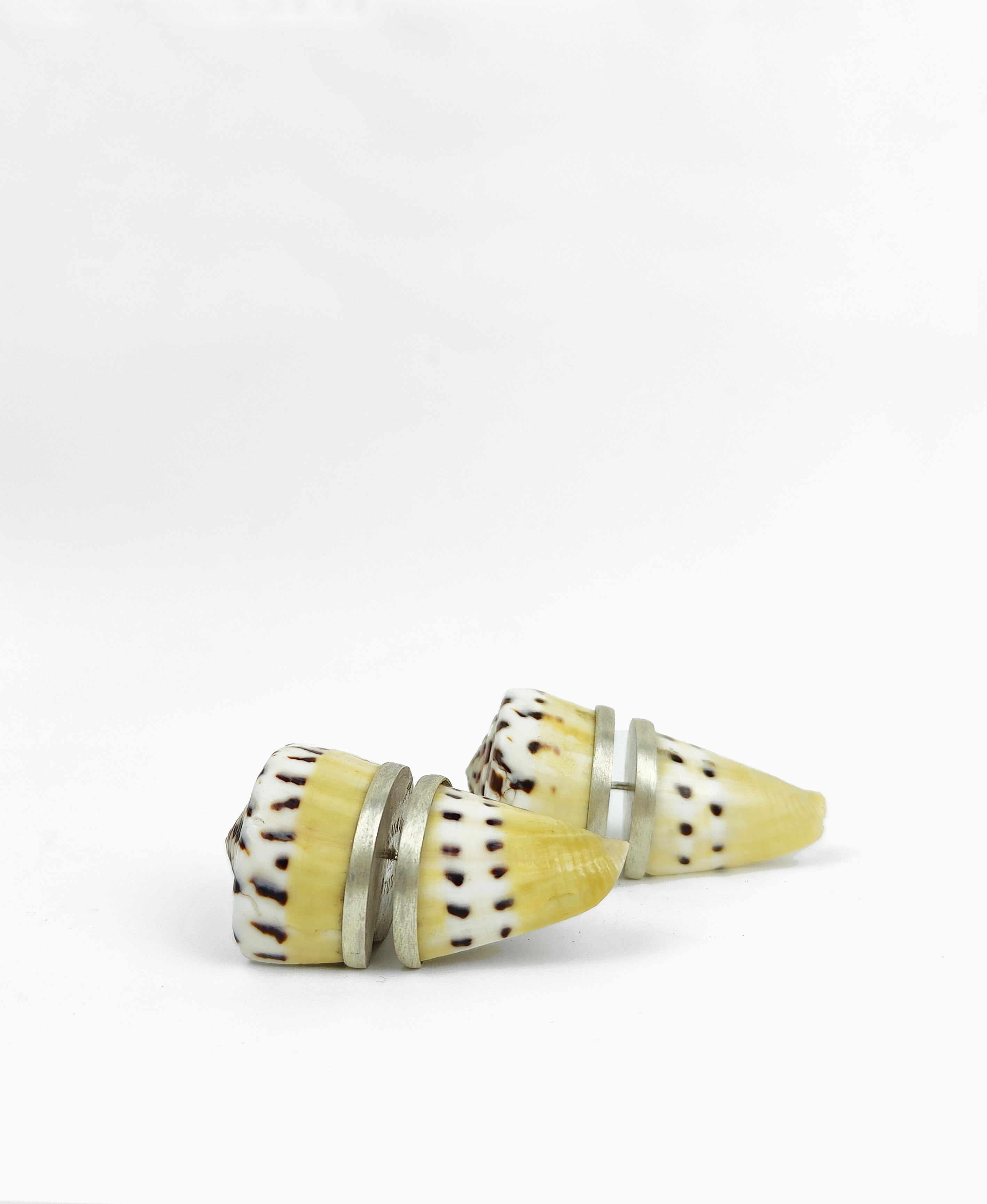 SHELL SUBENG EARRINGS