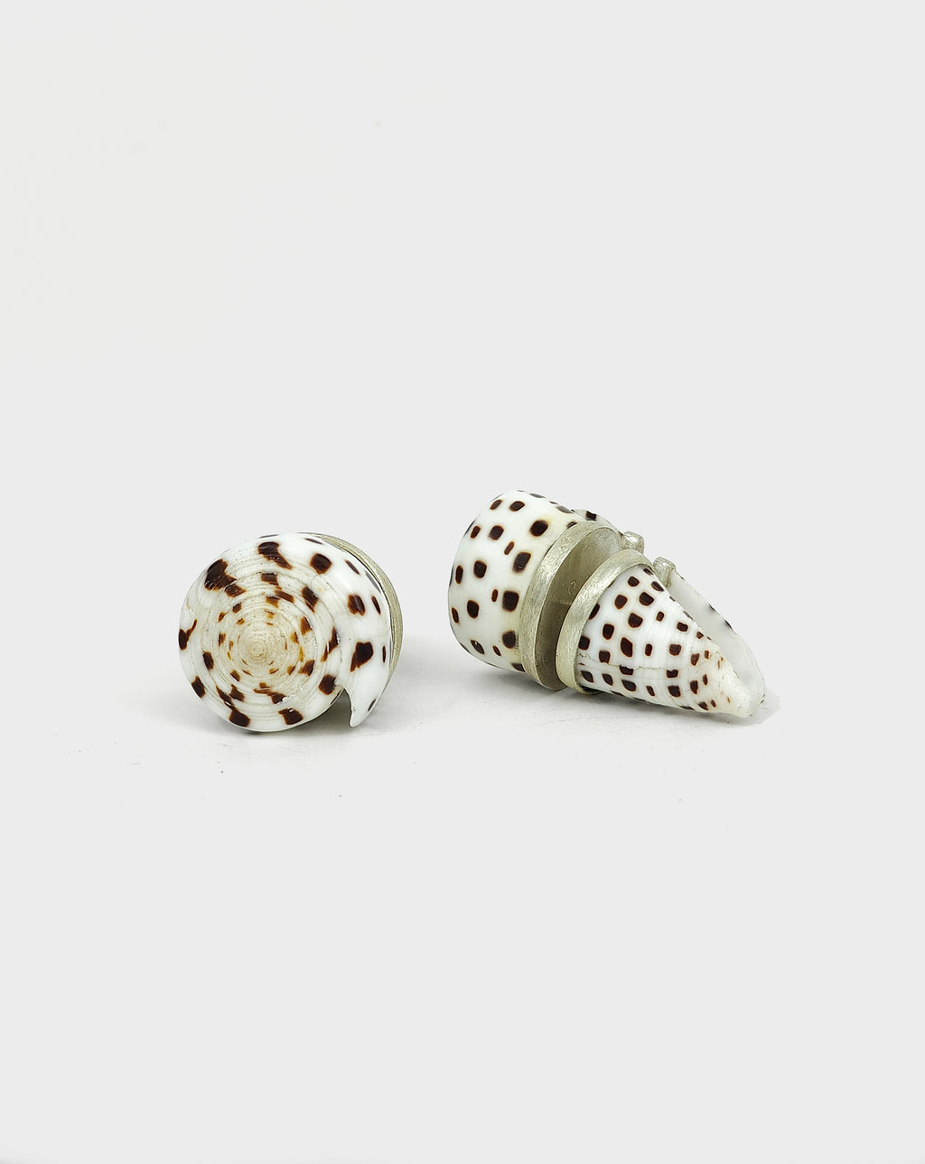 SHELL SUBENG STUDS