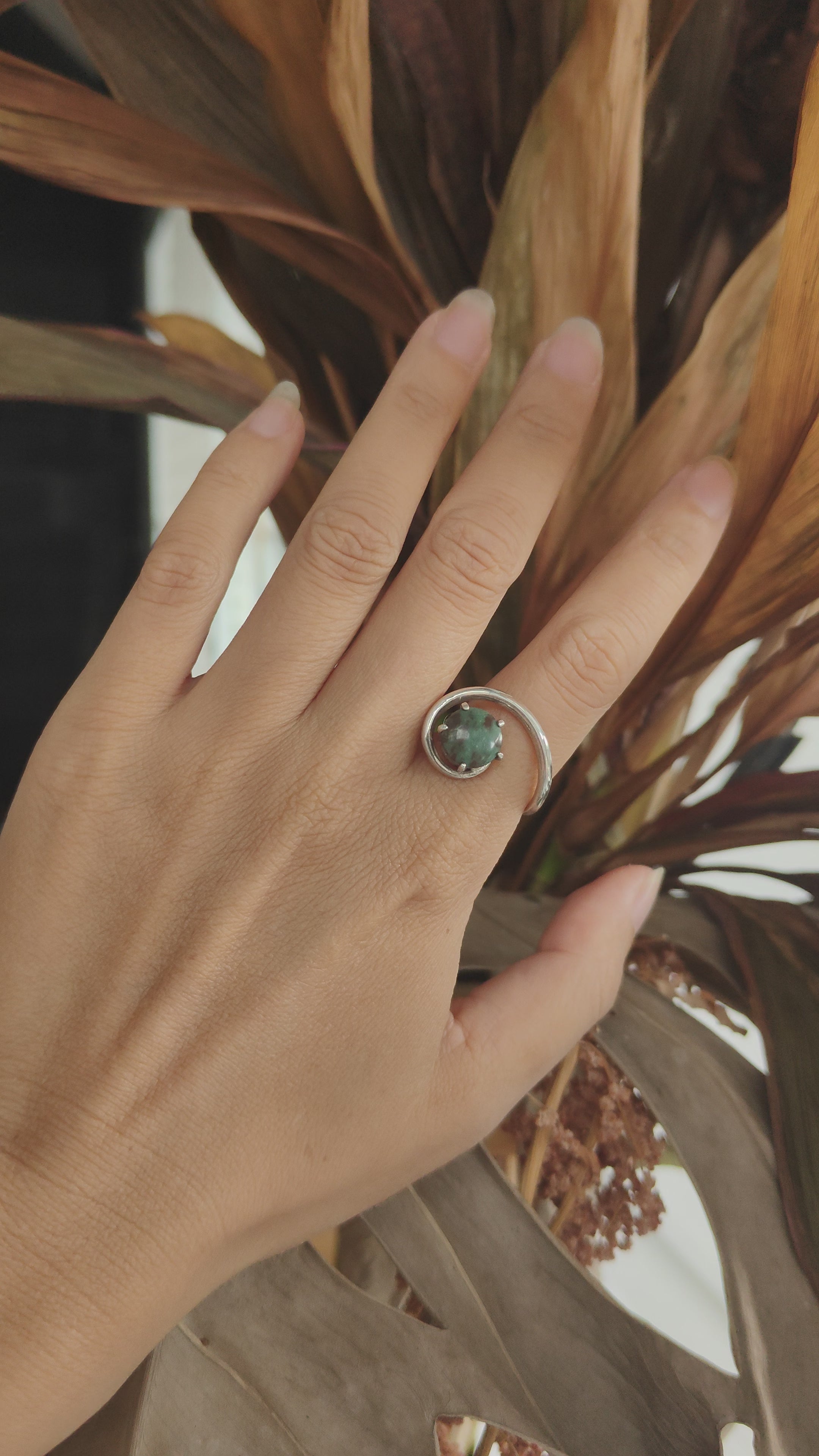 PILIN RING WITH BEACH STONE